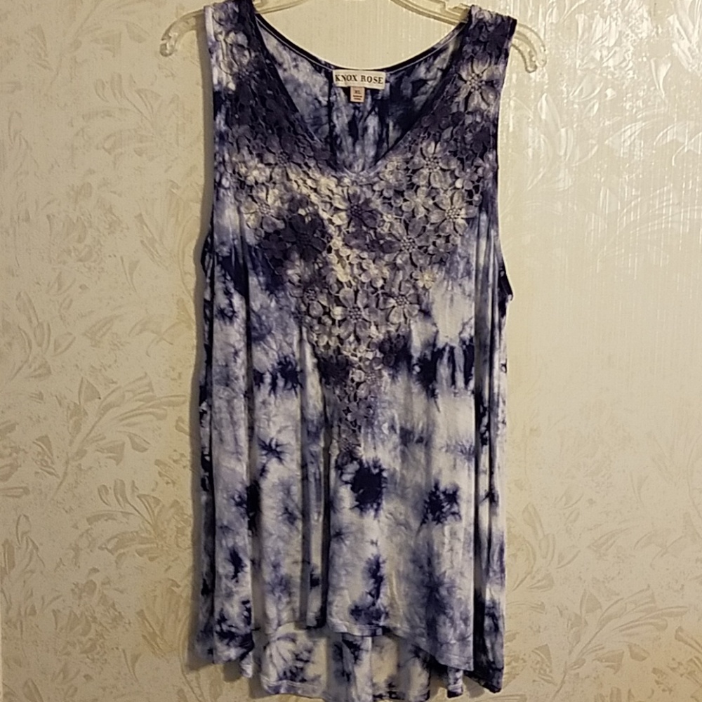 Sleeveless shirt